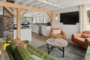 100% Renovated Stowe Village Farmhouse